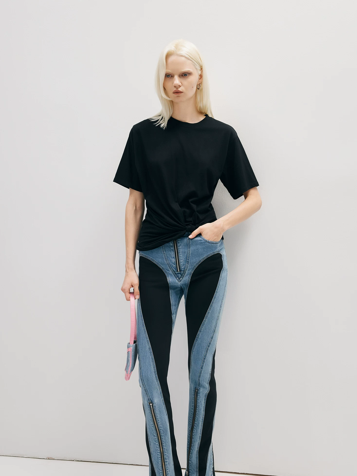 Knot Curve T-Shirt