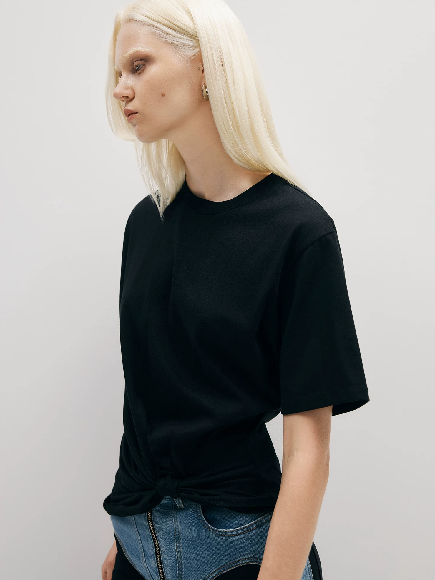 Knot Curve T-Shirt