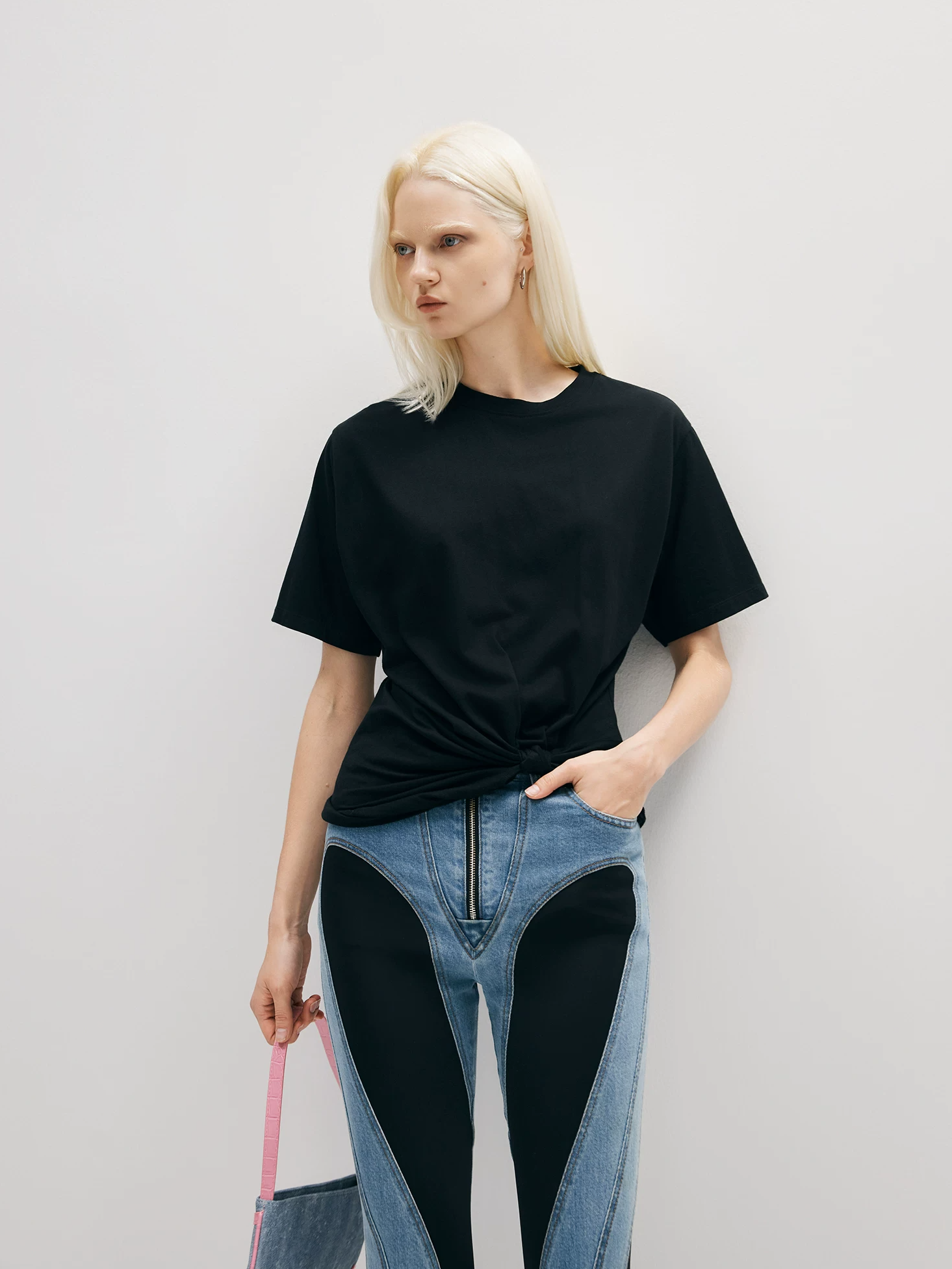 Knot Curve T-Shirt