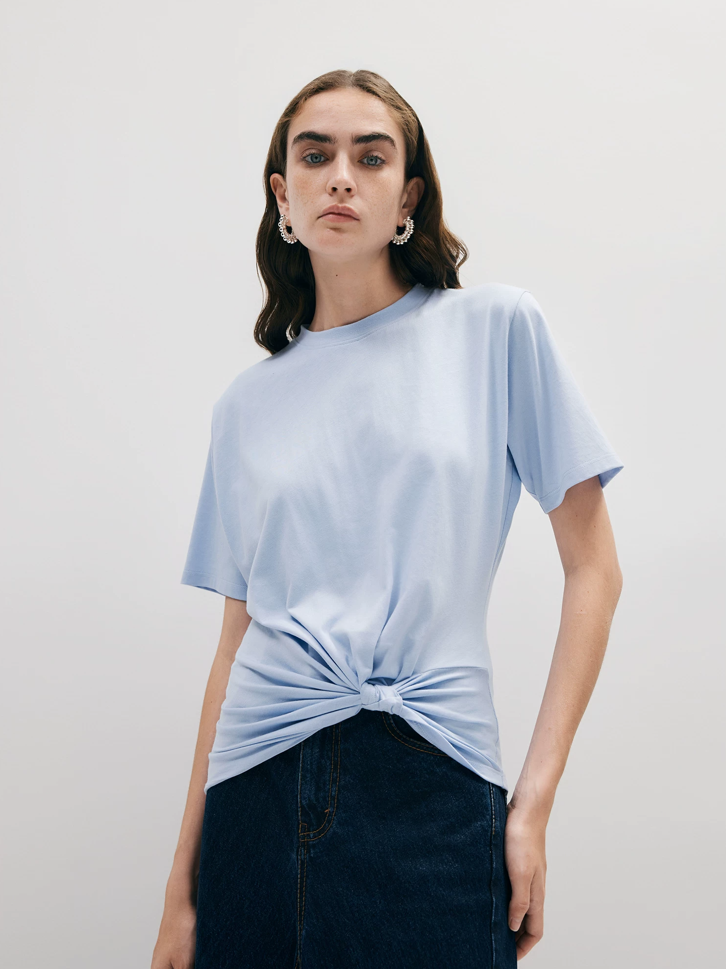 Knot Curve T-Shirt