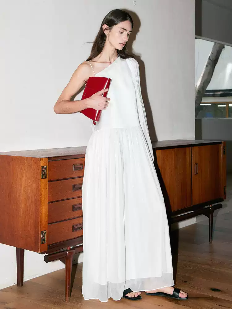 Off-shoulder Luxury Dress