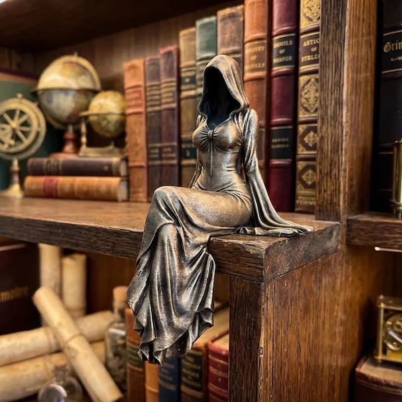 Lady Reaper - Eteerinen hupullinen hahmoskulptuuri