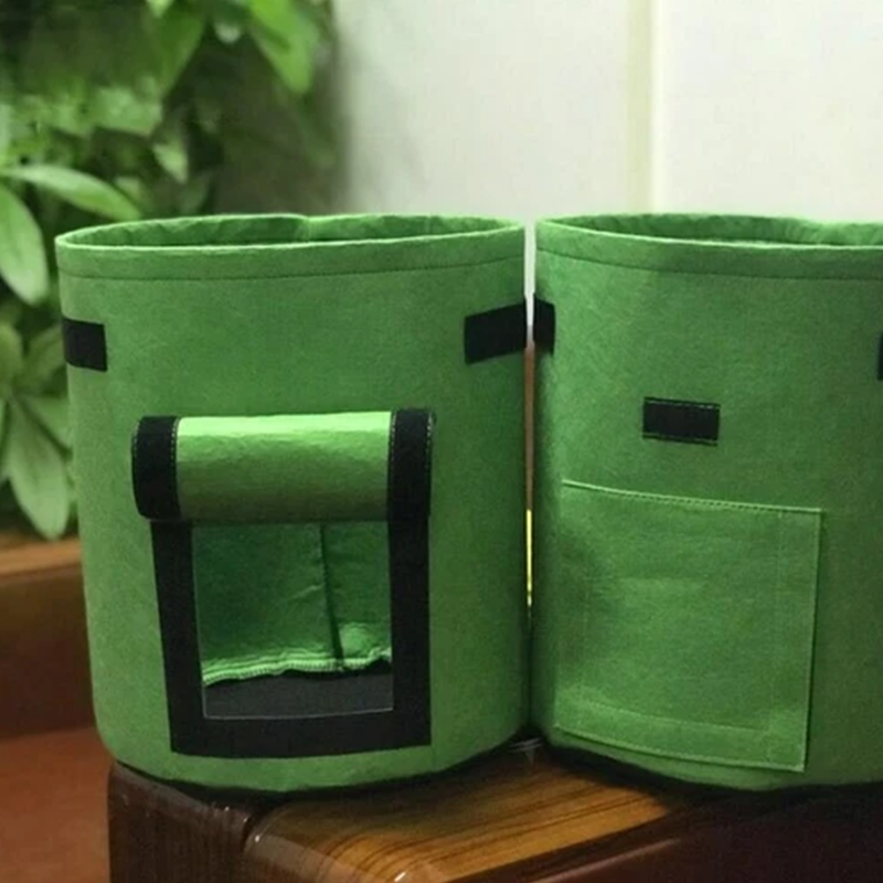 Kankainen perunanviljelypussi sadonkorjuuikkunalla