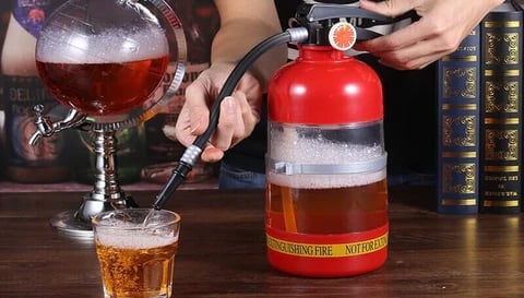 Suosittu sammuttimen muotoinen olutannostelija – käsipumpulla toimiva hana – täydellinen peli-iltoihin ja jalkapallojuhliin 🍻⚽
