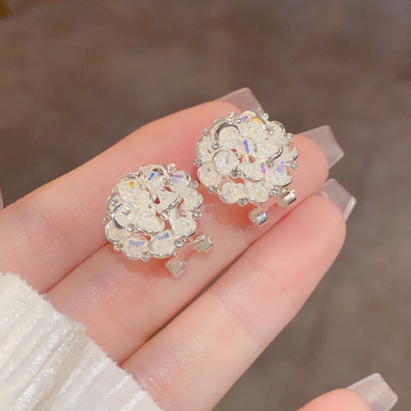 💎 2026 Ale — Yli 52 000 myytyä!✨ Elegantit kukka-nappikorvakorut – Kimoltavat yksityiskohdat & kevyt mukavuus 🌸