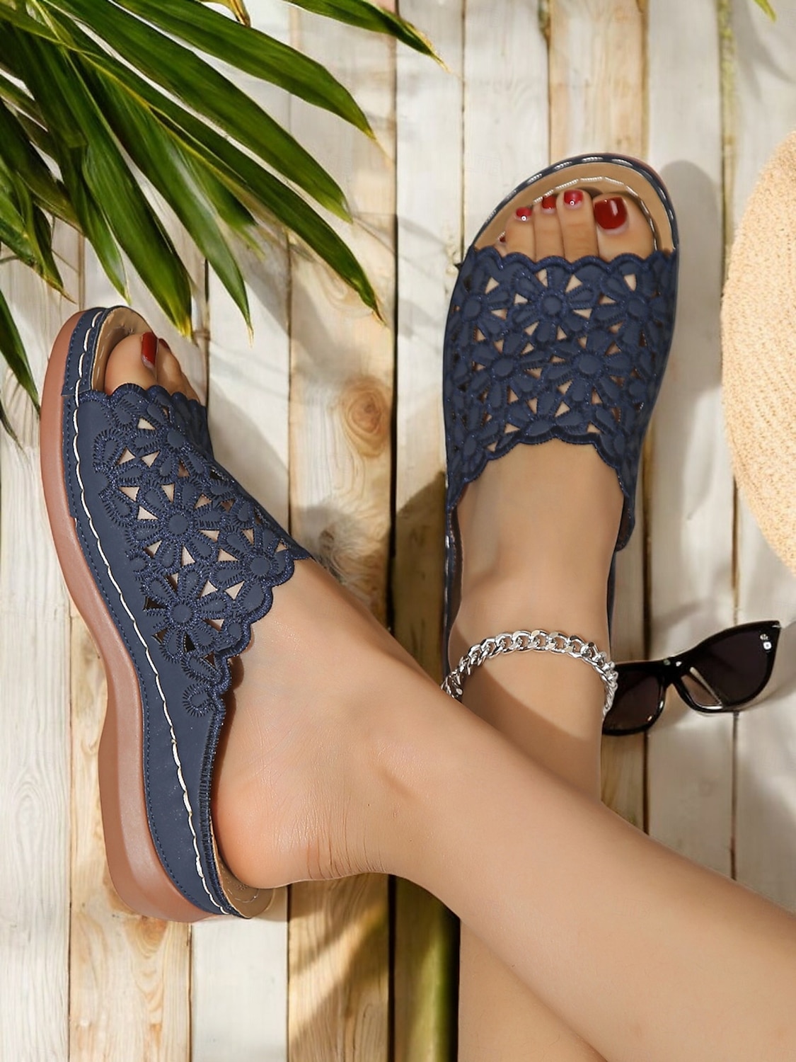 Women's White Floral Lace Slip-On Sandals &ndash; Comfortable Flat Sandals with Scalloped Edges for Summer, Beach & Casual Wear 2026 - GBP &pound;14 &ndash;P5