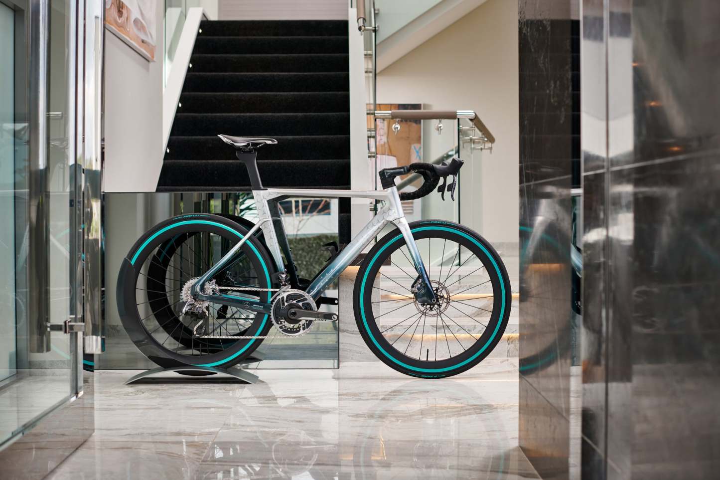 AMG PETRONAS F1® Team V11 Road Edition