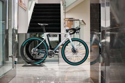 AMG PETRONAS F1® Team V11 Road Edition