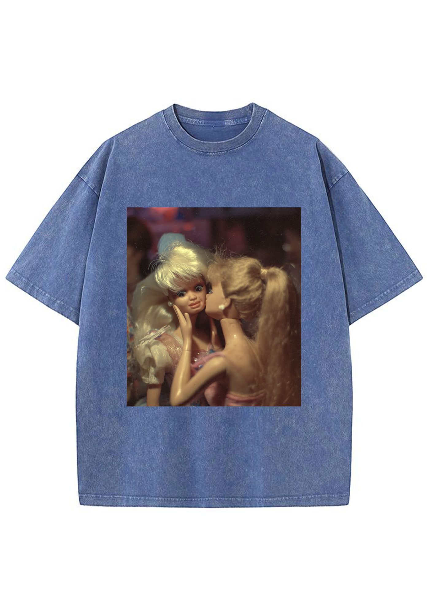 Vintage Retro Two Kissing Barbies Film Grain Y2K Washed Tee
