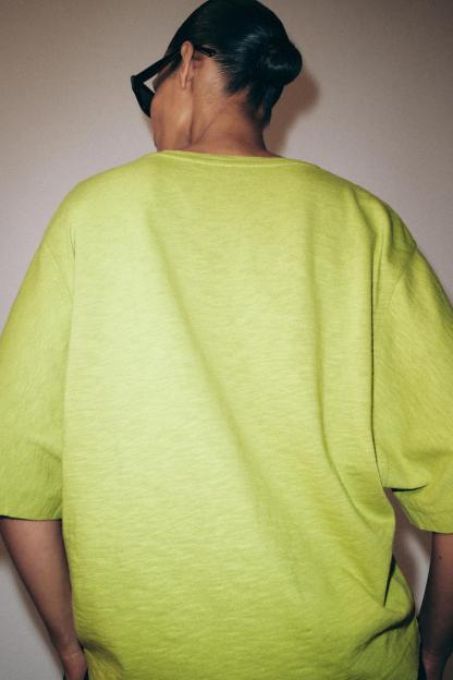 V-NECK T-SHIRT