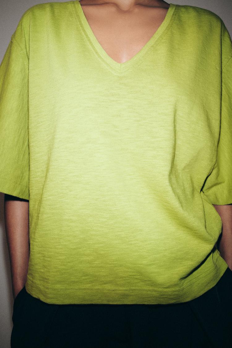 V-NECK T-SHIRT