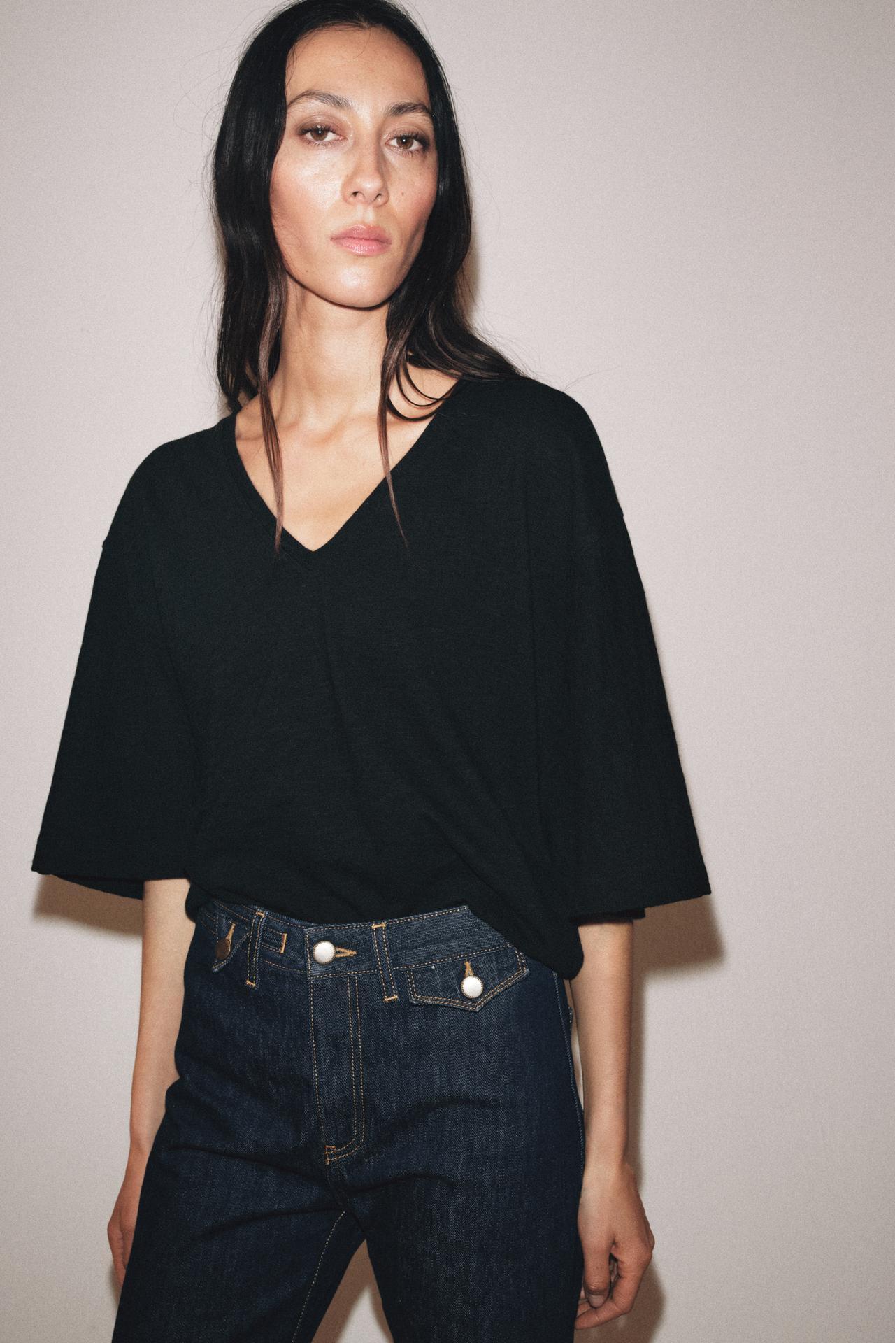 2V-NECK T-SHIRT