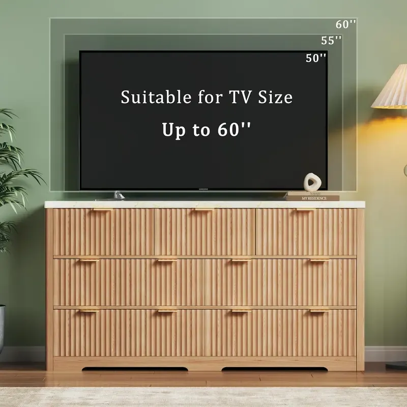Cómoda estriada para dormitorio con 7 cajones, cómoda moderna de 53 pulgadas con superficie de imitación mármol, cómoda estilo mediados de siglo con tiradores dorados y perfil curvo, mueble de madera natural para TV (apto para dormitorio o sala de estar)