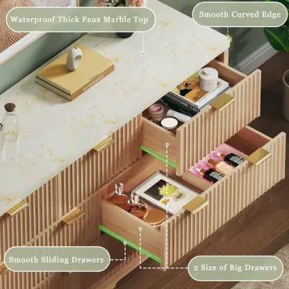 Cómoda estriada para dormitorio con 7 cajones, cómoda moderna de 53 pulgadas con superficie de imitación mármol, cómoda estilo mediados de siglo con tiradores dorados y perfil curvo, mueble de madera natural para TV (apto para dormitorio o sala de estar)