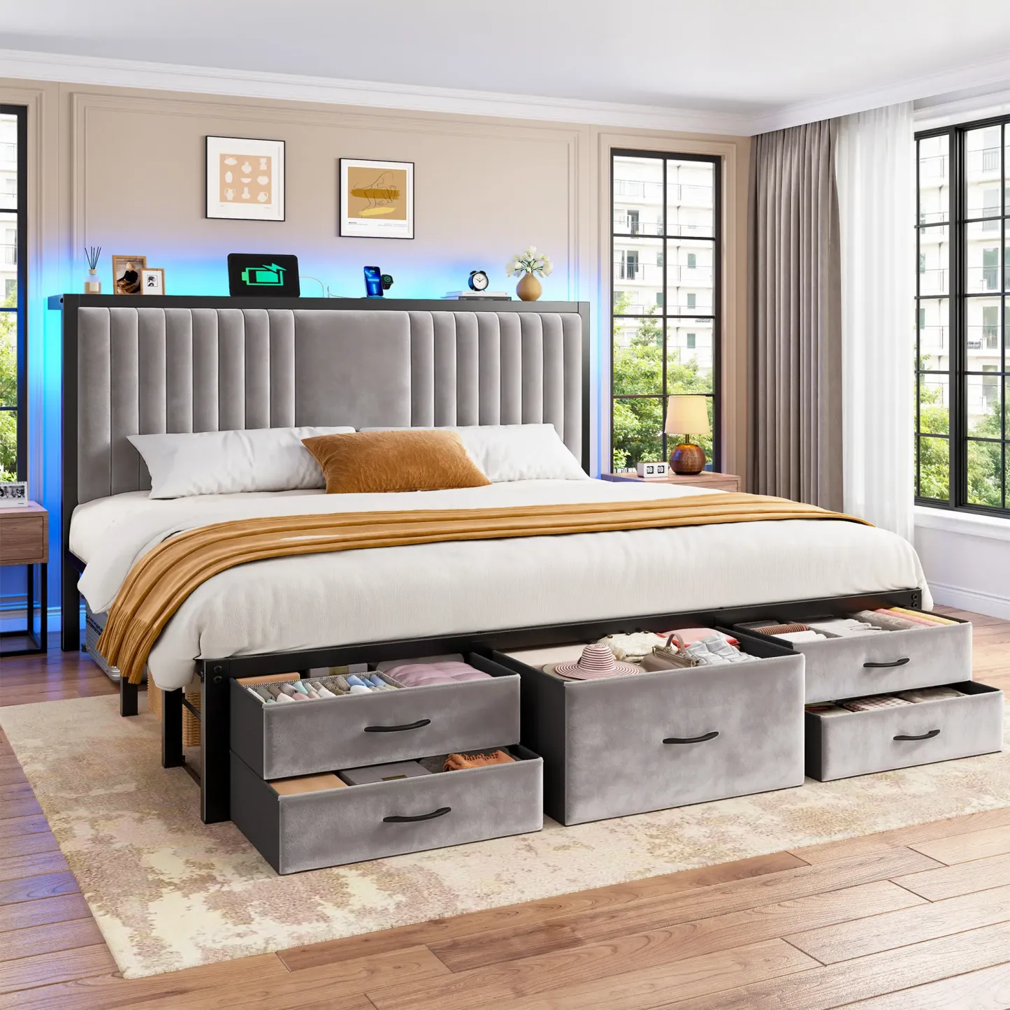 Estructura de cama moderna de metal tapizado (apta para camas King/Queen/Full) con 5 cajones de almacenamiento de tela; el cabecero integra una estación de carga y estantes con tira de luz LED; altura libre de 34 cm debajo de la cama, ideal para apartamen