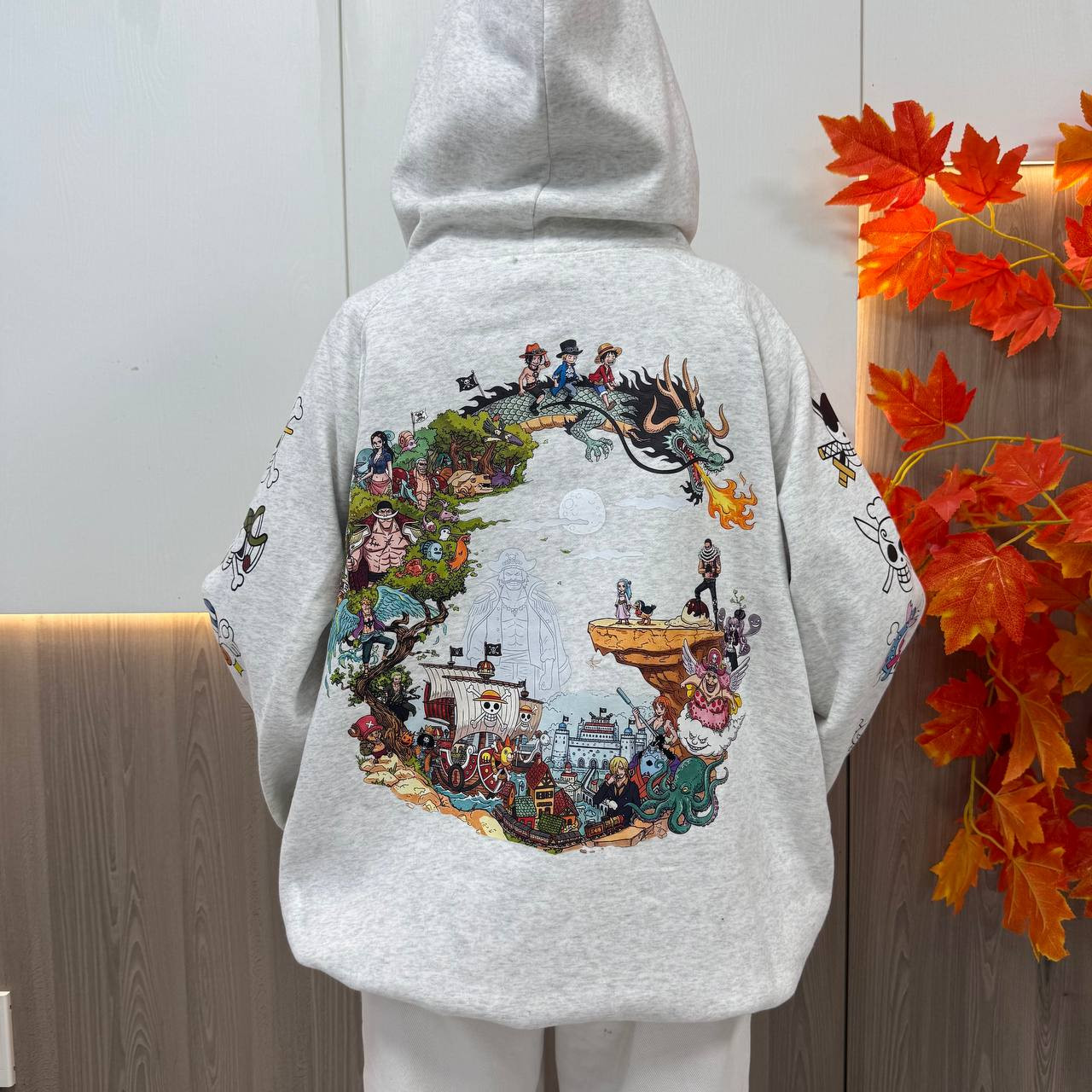 Pirate Adventure Anime Hoodie – Vintage Manga Streetwear Pullover