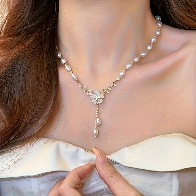 Collana da Donna con Ciondolo a Fiore e Perla Sintetica