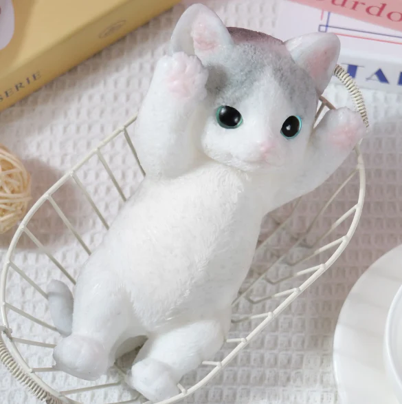 🎨🐾Soft and Cuddly Cat – Stress-Relief Squeezable Toy