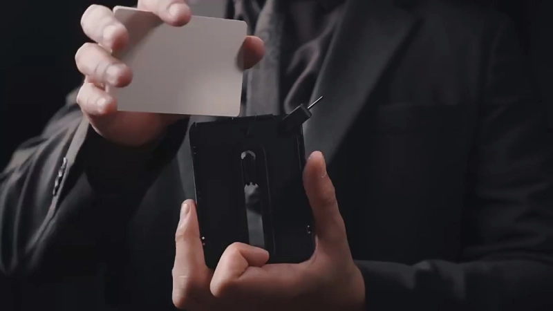 Manipulation Card Ejector