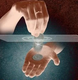 Liu Qian's coin through glass at the Spring Festival Gala