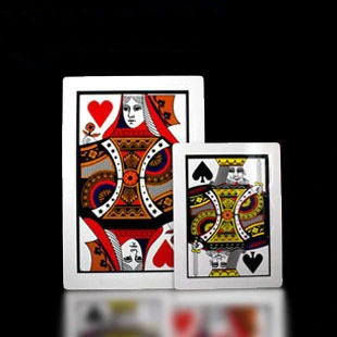 King becomes Queen (medium-sized somersault card) -- laminated paper (21*28cm)