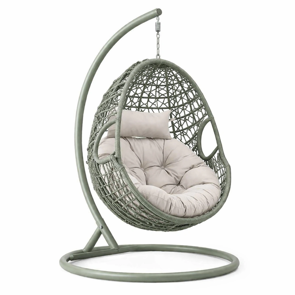 Silla colgante de ratán sintético con cojín beige y estructura de metal gris-Furncorner
