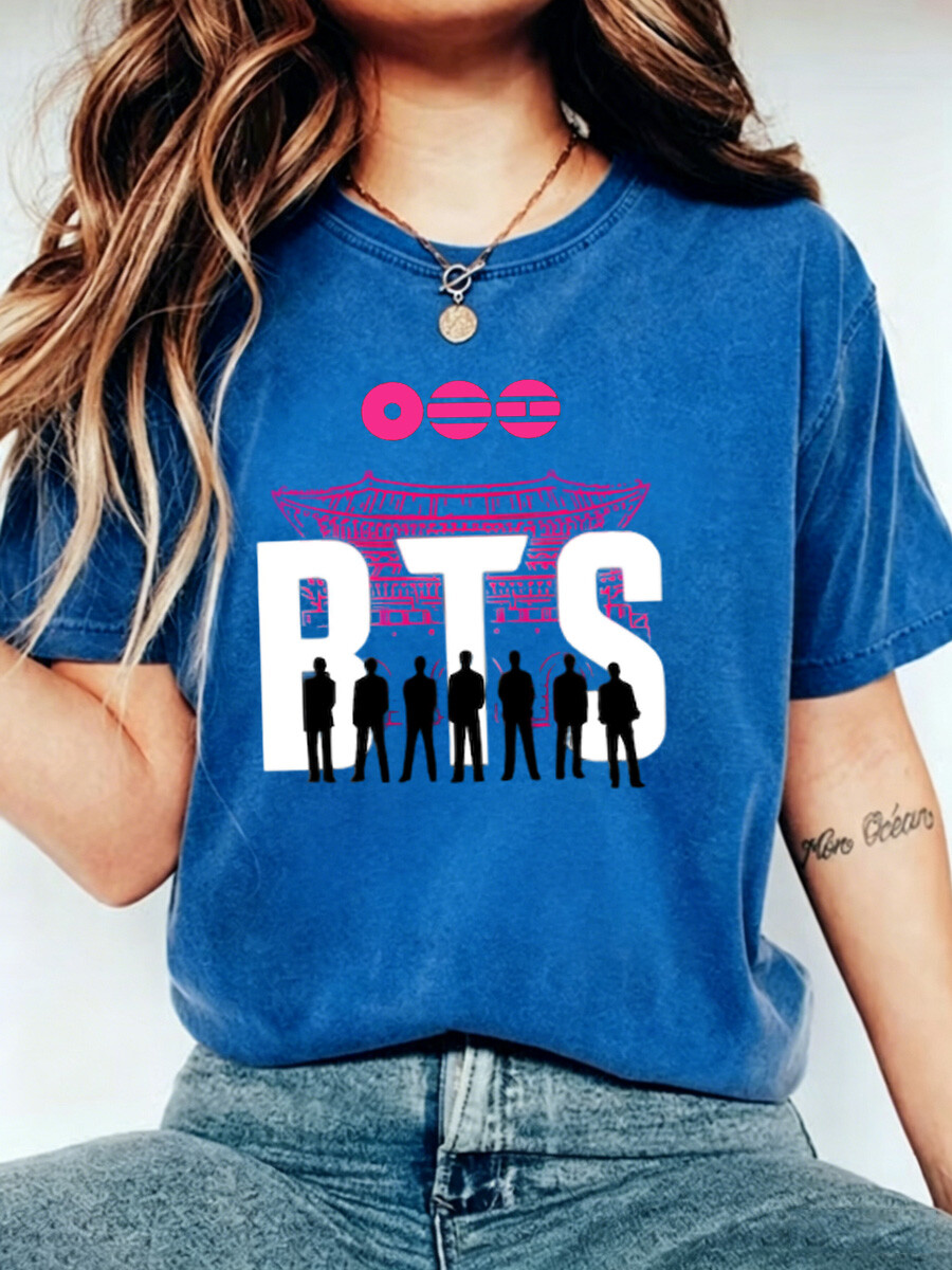 Women's Silhouette Boy Group Print Crew Neck T-Shirt