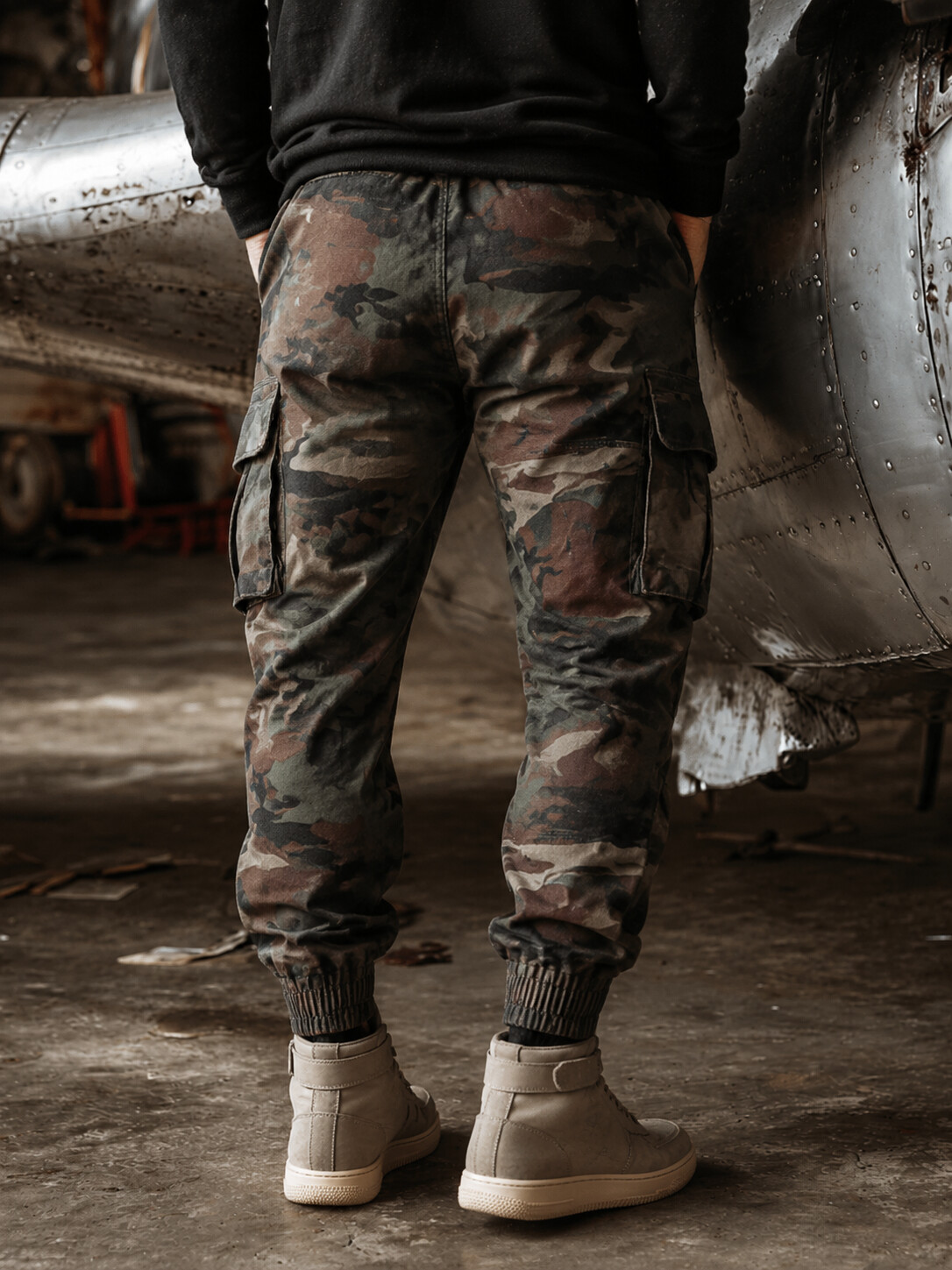 Men's Distressed Multi-Pocket Cargo Joggers with Vintage Woodland Camo Pattern
