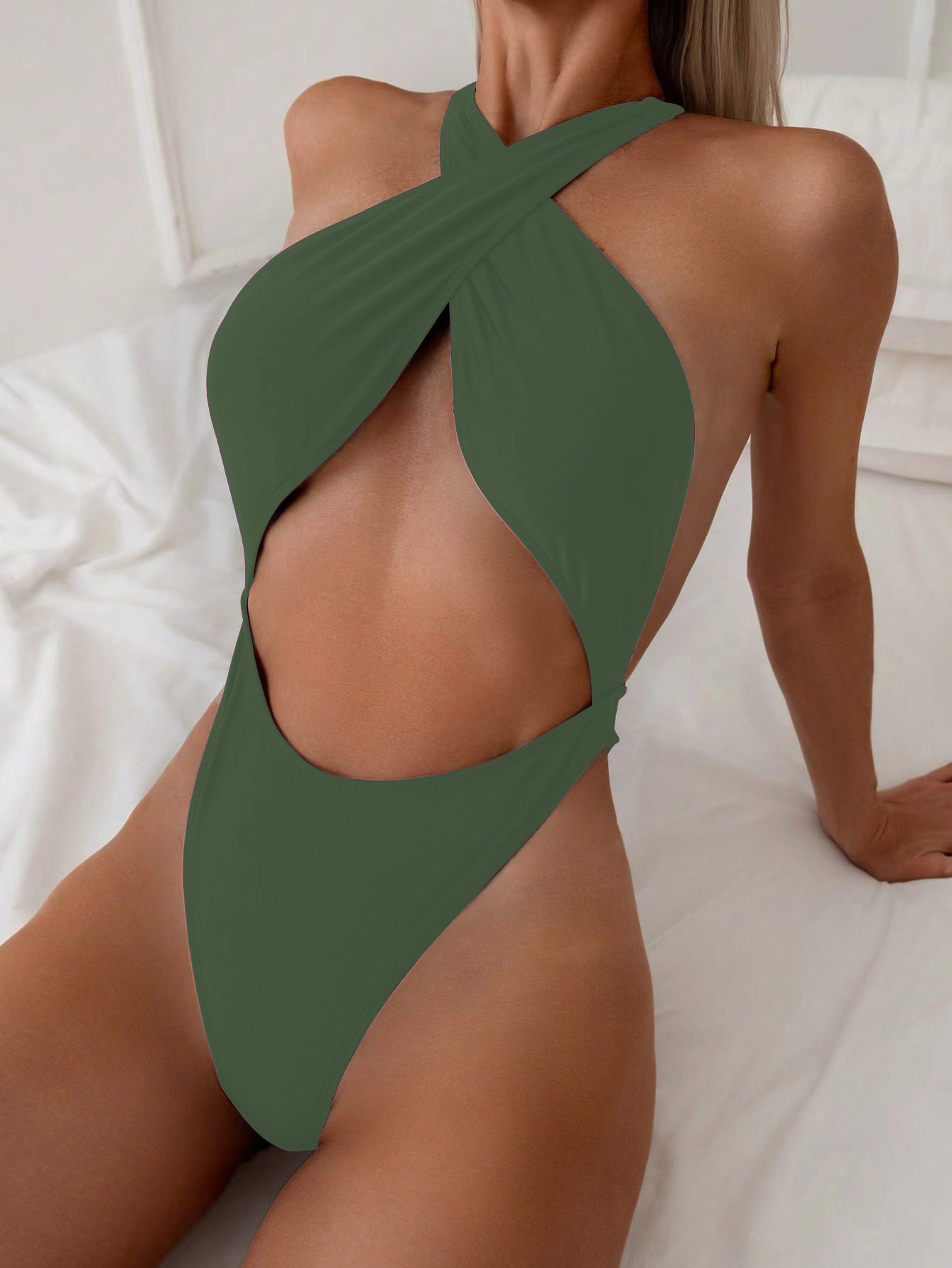 2026 One-Piece Bikini – Tight Neck, Backless, Sexy Solid Color