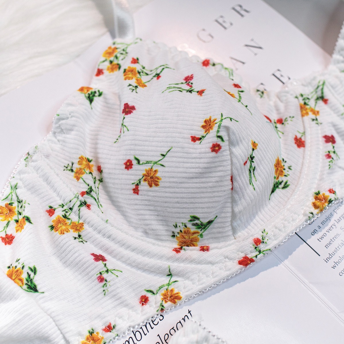 Sexy Lingerie Knitted Romantic Country-Style Two-Piece Set with Ditsy Floral Print and Underwire Support