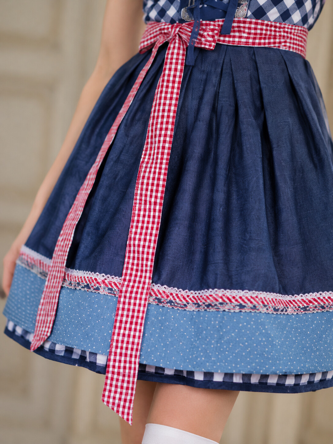Classic Oktoberfest Costume Women - German Beer Maid Dress for Halloween Party