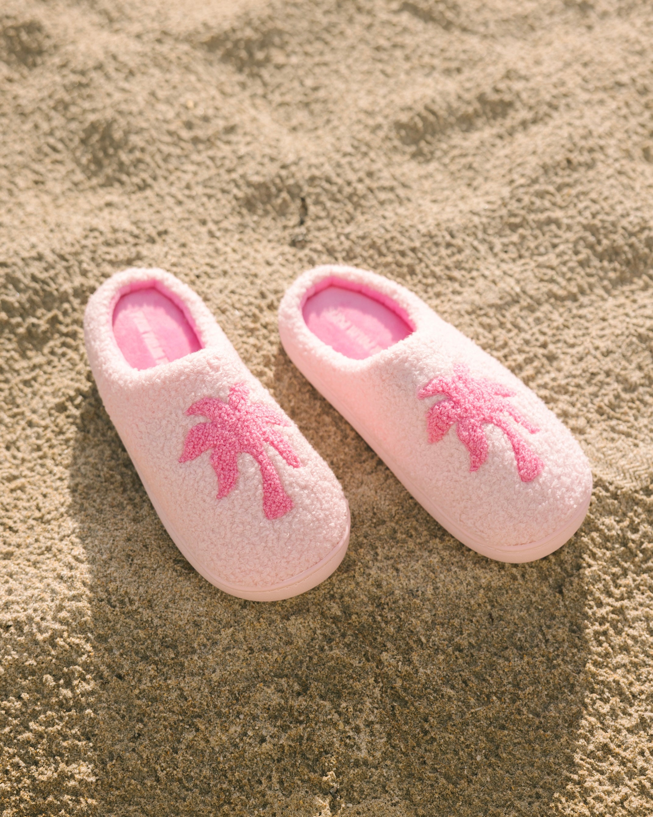 Malibu Slippers in Blush Bay