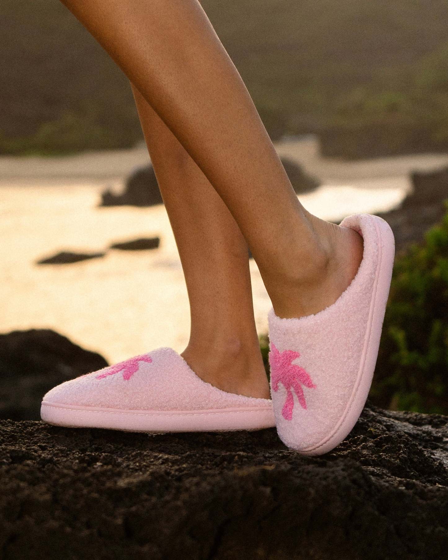 Malibu Slippers in Blush Bay