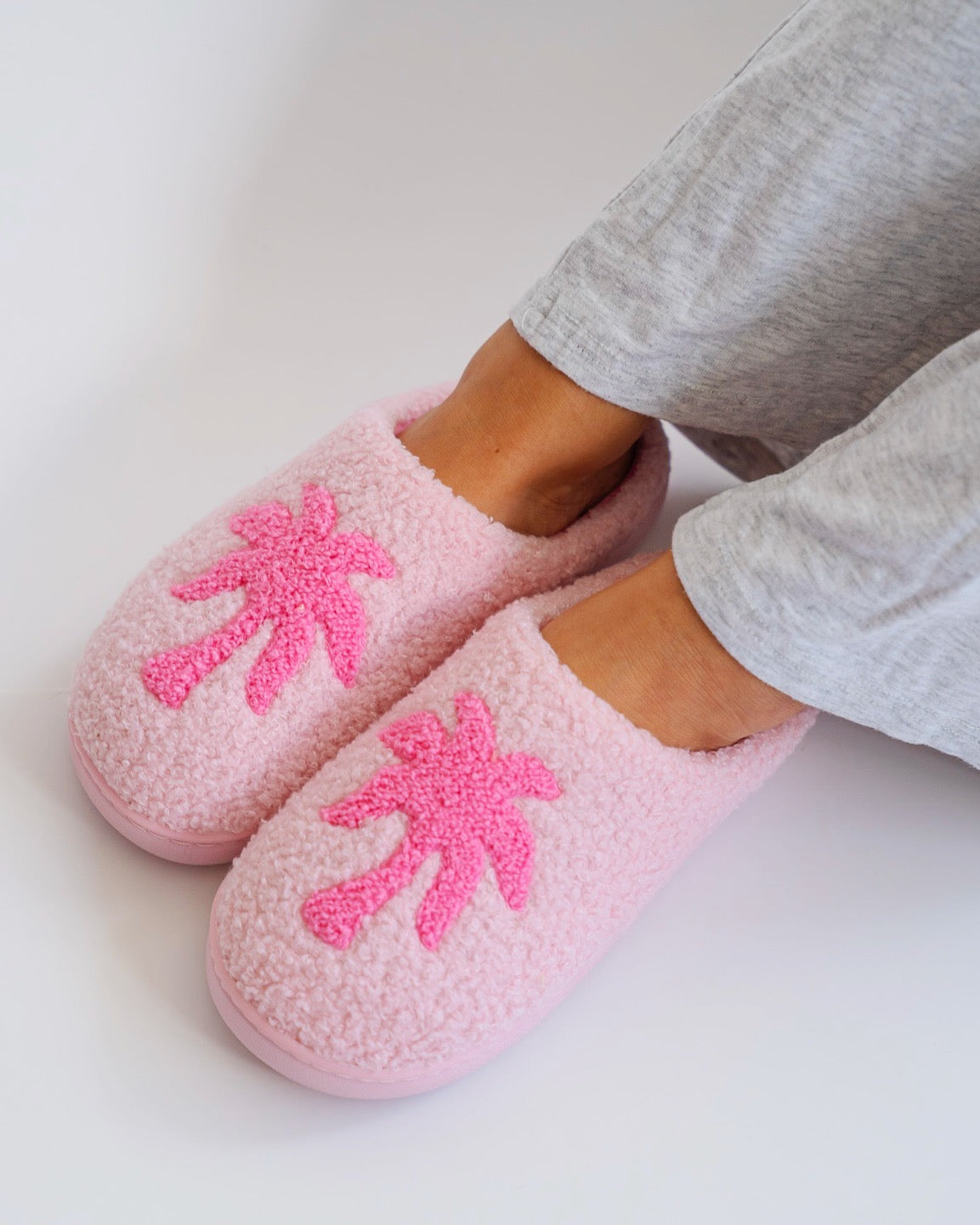 Malibu Slippers in Blush Bay
