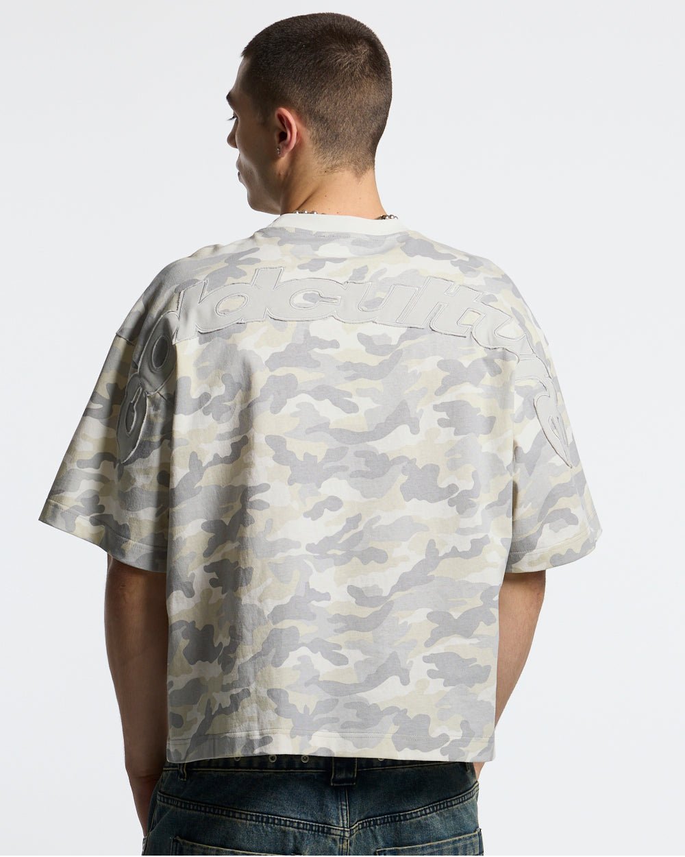 DISTRESS CURVED TEE CAMO GREY