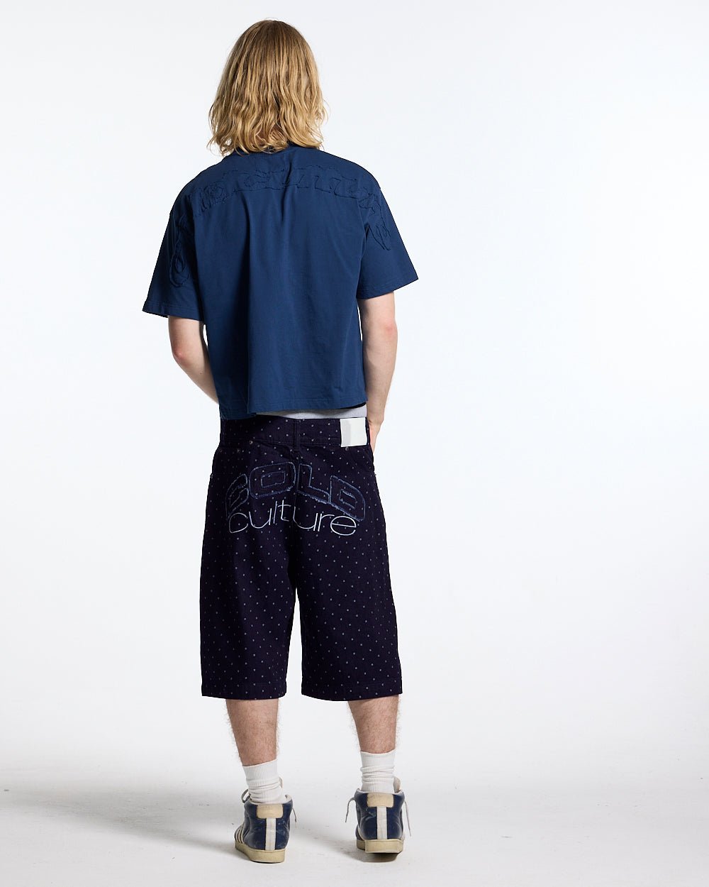 DISTRESS CURVED TEE NAVY