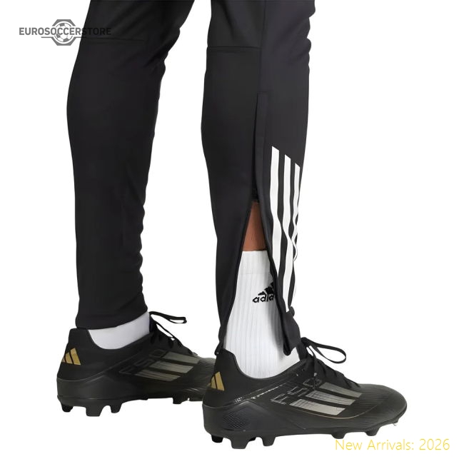 2025-2026 Man Utd Training Pants (Black)-The Soccer Shirt Hub