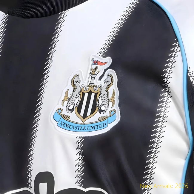 2025-2026 Newcastle Home Shirt (Willock 28)-The Soccer Shirt Hub