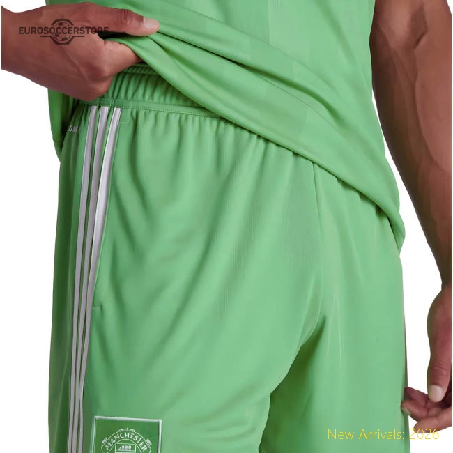 2025-2026 Man Utd Third Goalkeeper Shorts (Green)-The Soccer Shirt Hub
