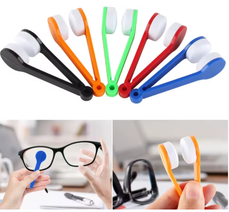 🔥Last Day Sale - 49% OFF🎁Portable Clip-On Glasses Cleaner
