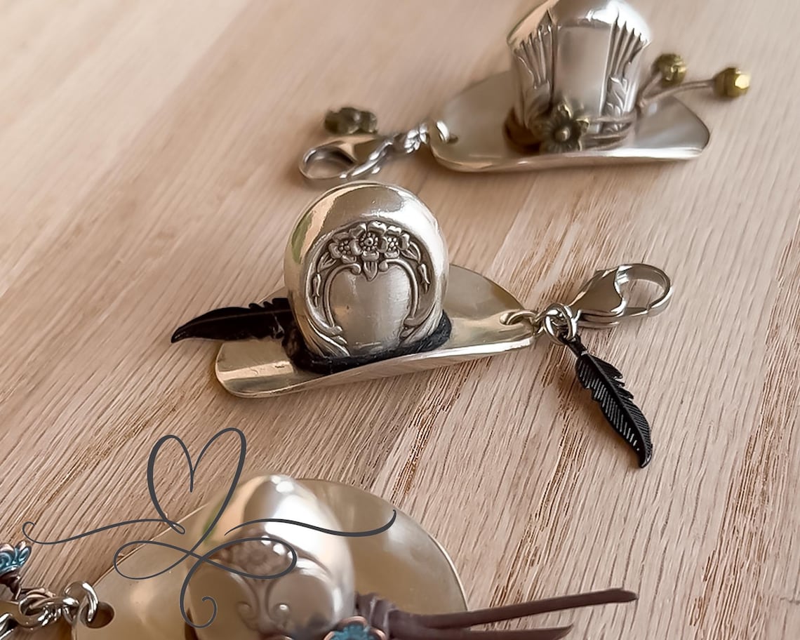 🎉✨Handmade-Vintage Cowboy Hat Pendant