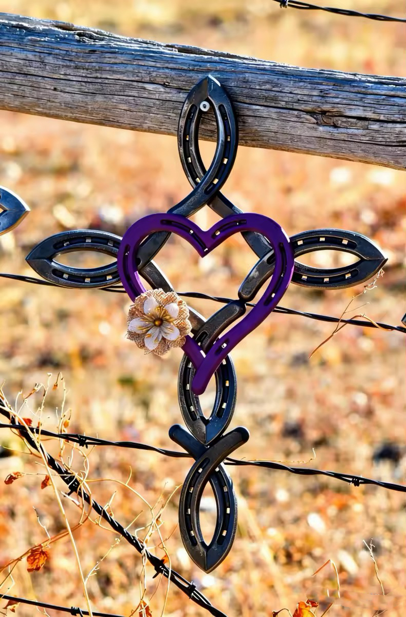 ❤Natural Horseshoe Cross With Heart