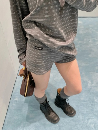MIU25SS grey striped shorts