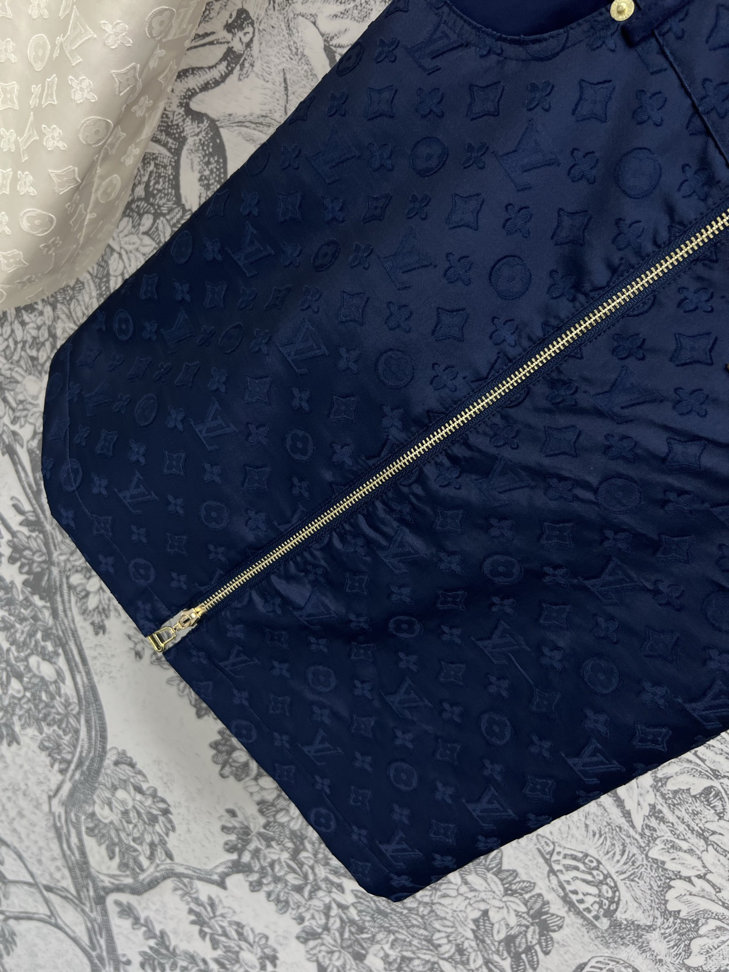 LU25SS Dark Printed Old Flower Sleeveless Dress