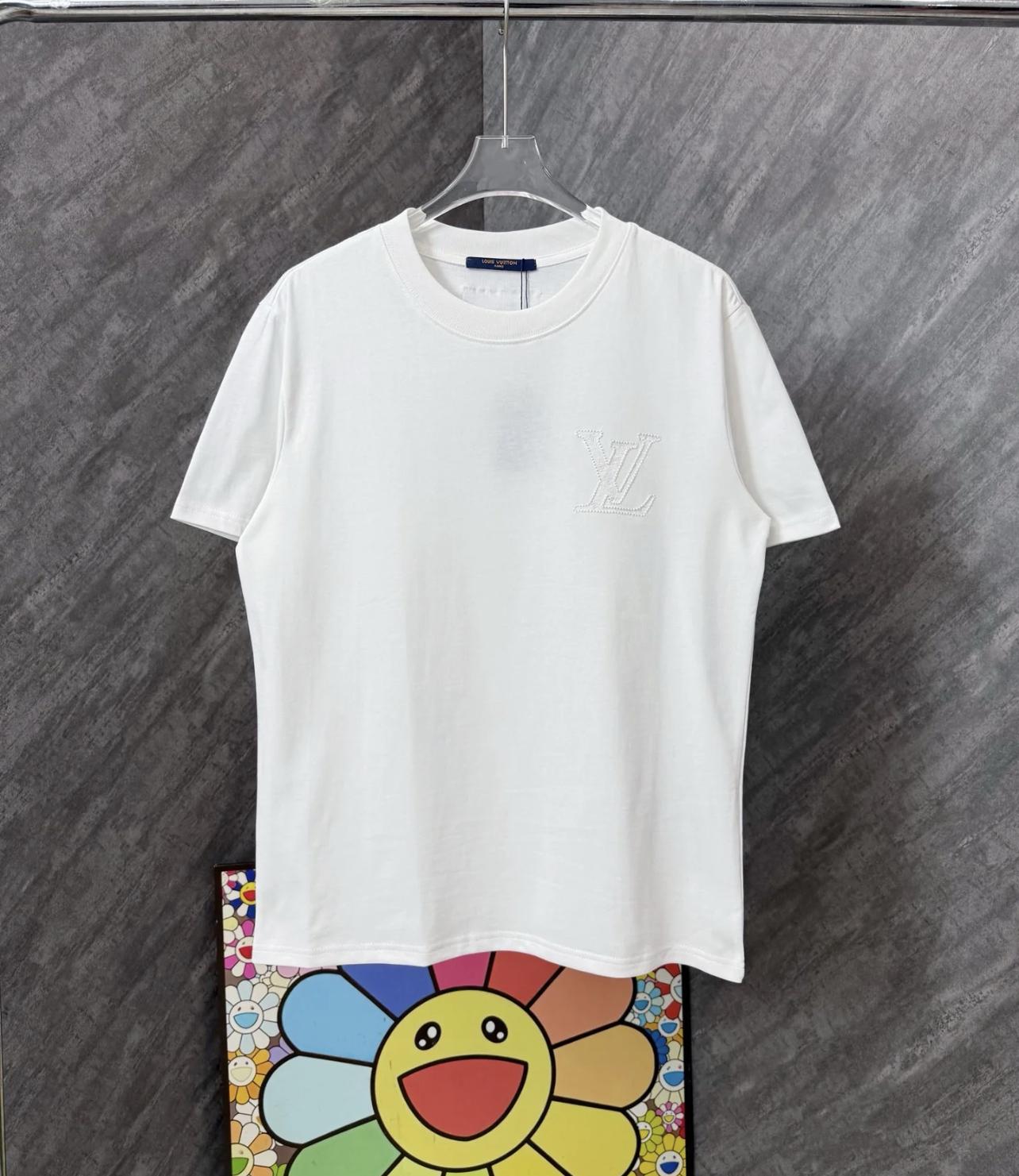 1V Back large logo T-shirt