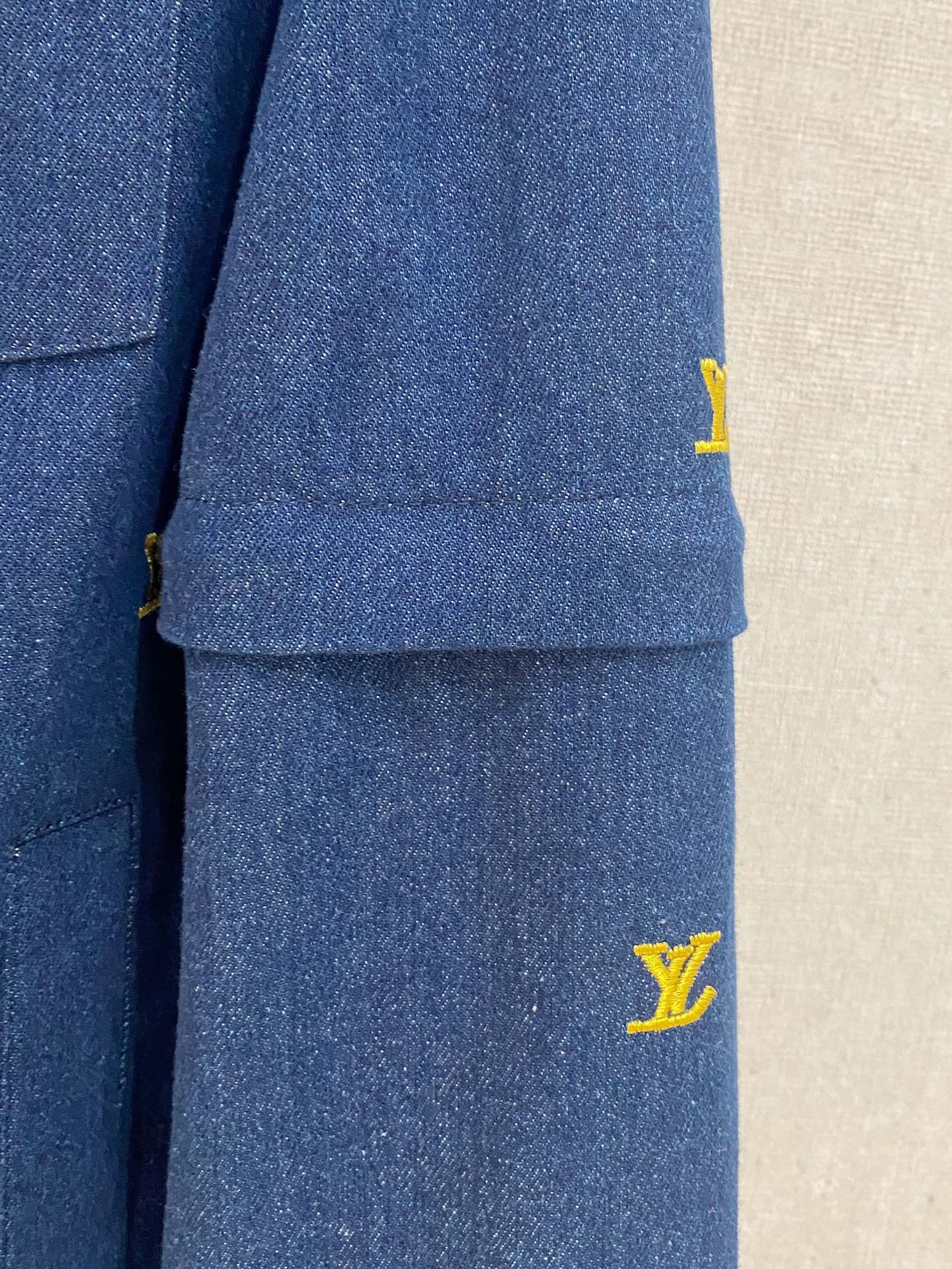 1V Denim denim small logo embroidered jacket with detachable sleeves for 2 outfits