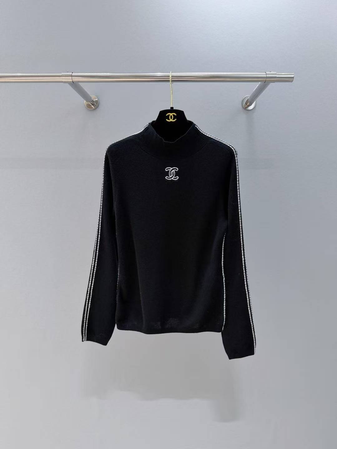 CC 25SS Double C-line high neck knitted sweater