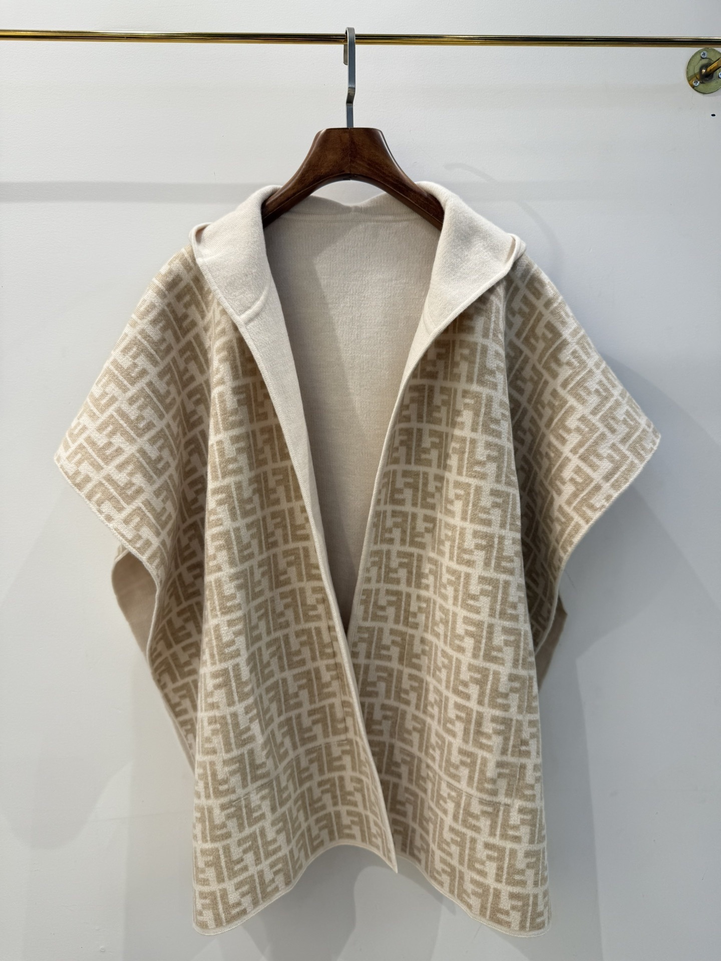 FEN 2025SS Hooded double-sided cashmere cape