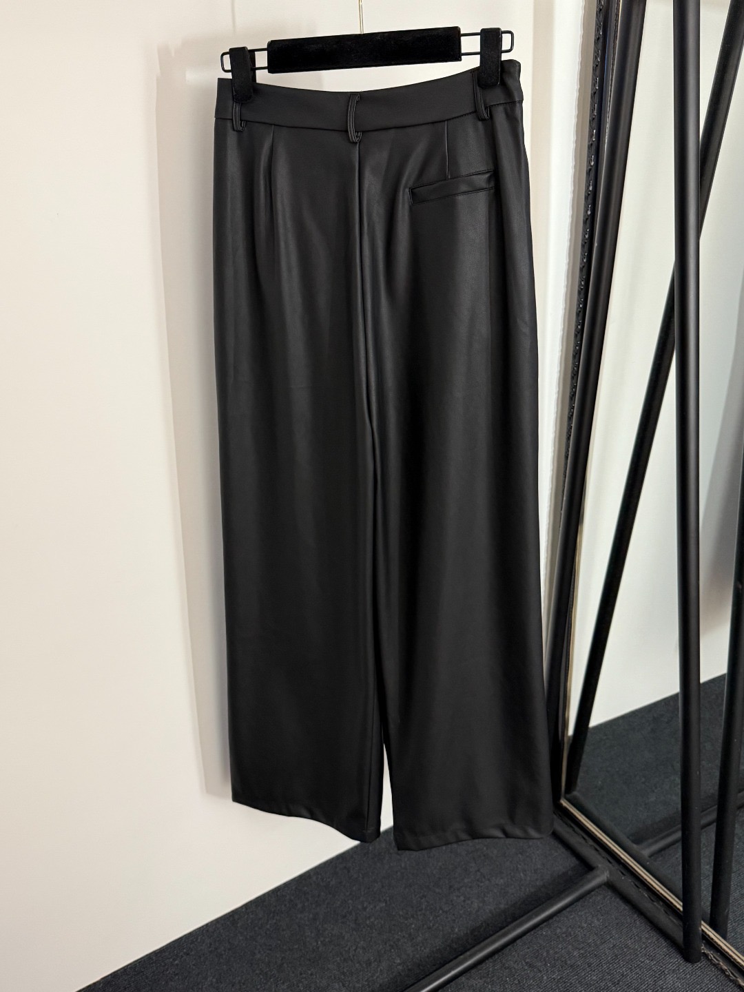LEW 2025SS Pleated leather pants