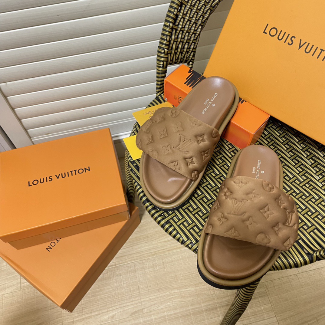 LU Monogram Padded Platform Slides